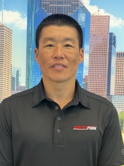 Staff member John Pak from ID_290ae2bb2a86