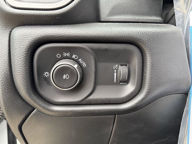 2025 RAM 3500 Chassis Tradesman - Photo 16