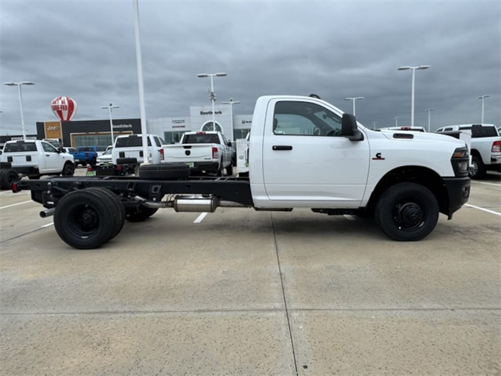 New 2025 Ram 3500 Chassis Cab 3500 TRADESMAN CHASSIS REGULAR CAB 4X4 84' CA Pickup