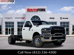 2026 Ram 3500 Chassis Cab TRADESMAN  REGULAR  4X2 84' CA Pickup