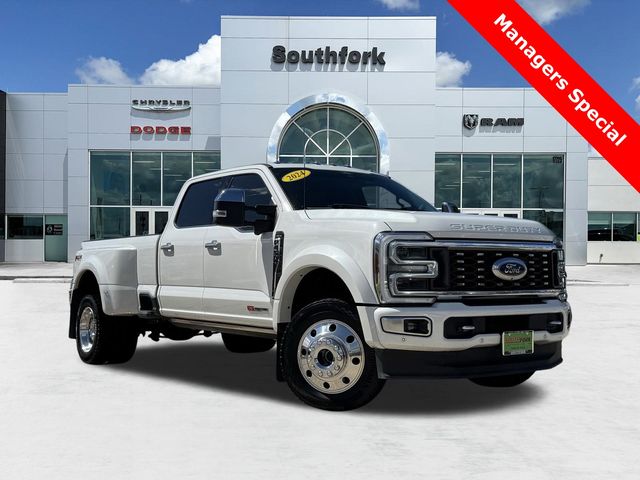 2024 Ford F-450 Super Duty Limited's photo