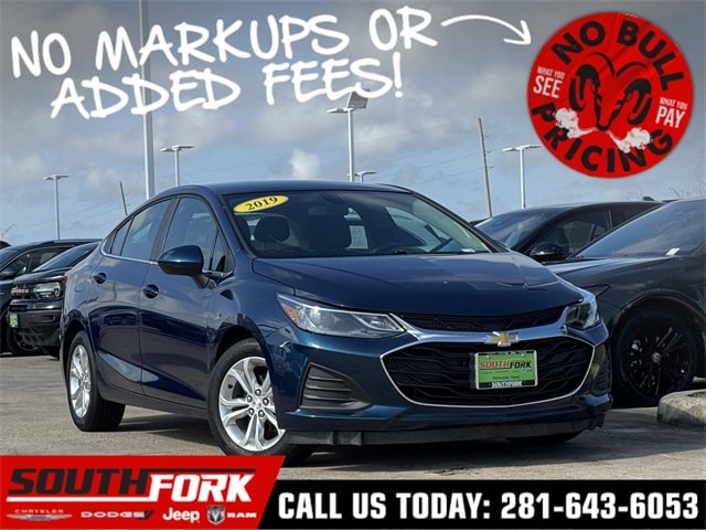 Used 2019 Chevrolet Cruze LT with VIN 1G1BE5SM7K7133073 for sale in Manvel, TX