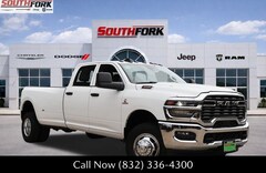 2026 Ram 3500 TRADESMAN CREW CAB 4X4 8' BOX Pickup