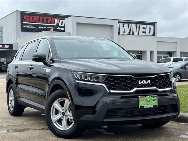 Used 2023 Kia Sorento LX with VIN 5XYRG4LC5PG250144 for sale in Manvel, TX