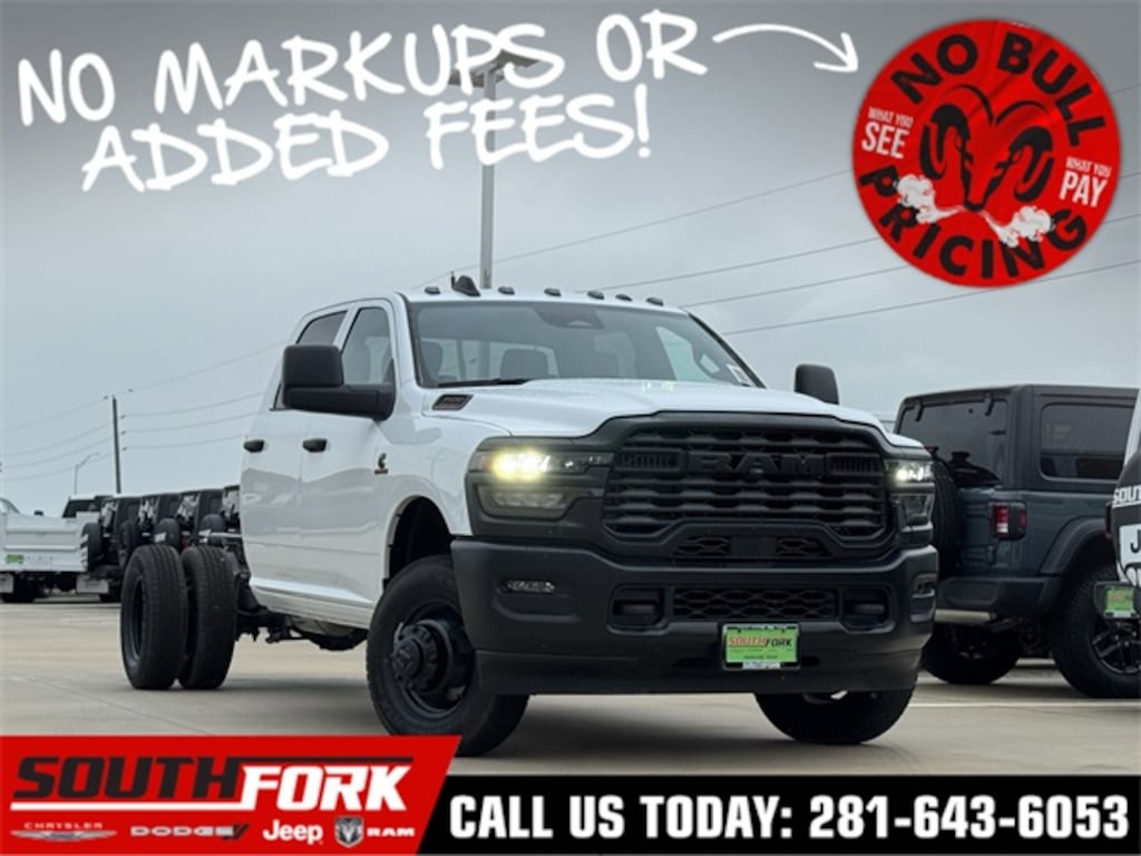 New 2025 Ram 3500 Chassis Cab 3500 TRADESMAN CREW CAB CHASSIS 4X4 60' CA Pickup