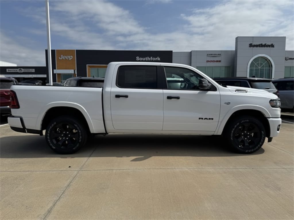 New 2026 Ram 1500 LONE STAR CREW CAB 4X4 5'7 BOX Pickup