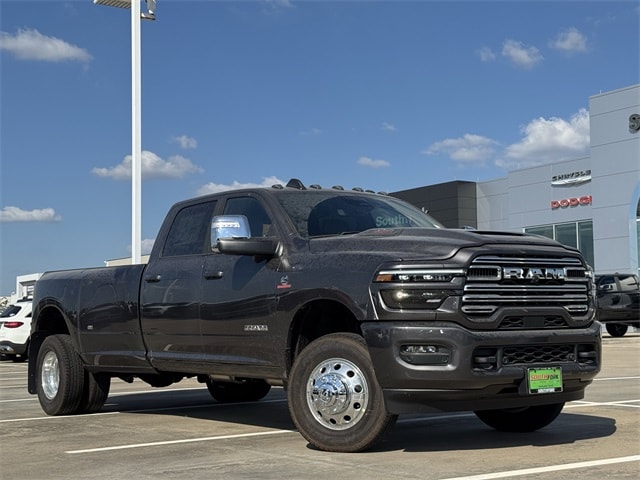 2026 RAM Ram 3500 Pickup Laramie's photo