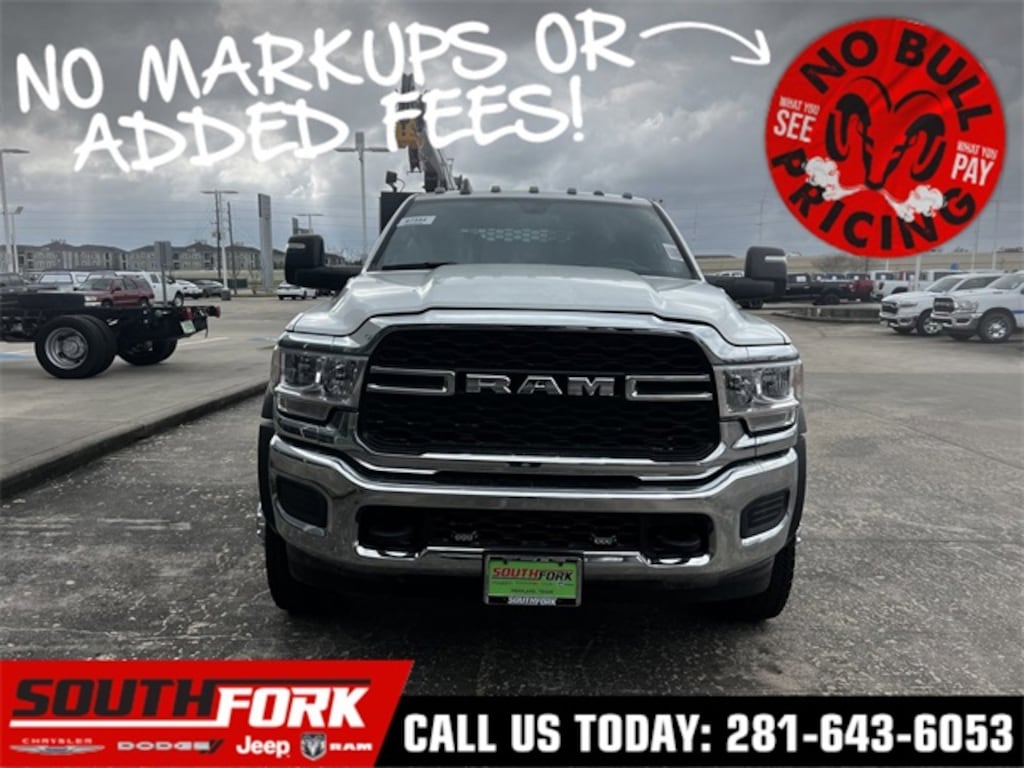 New 2024 Ram 5500 Chassis Cab 5500 TRADESMAN CHASSIS CREW CAB 4X4 84' CA Pickup