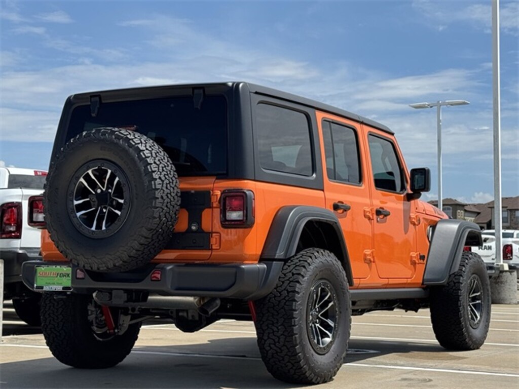 New 2025 Jeep Wrangler 4-DOOR WILLYS Sport Utility
