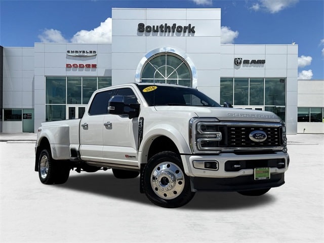 2024 Ford F-450 Super Duty Limited's photo