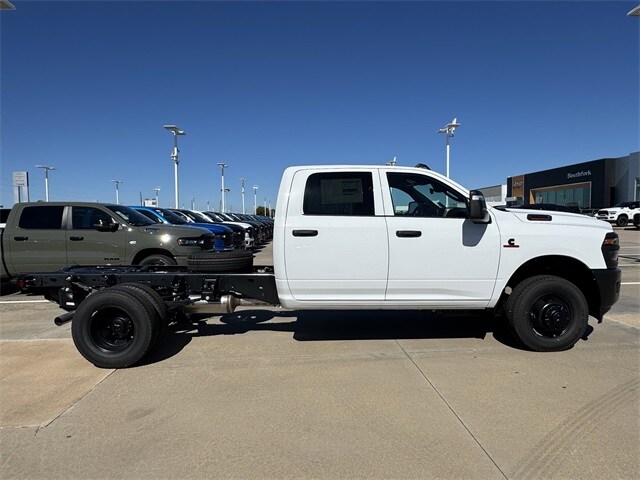 2026 Ram 3500 Tradesman photo 2