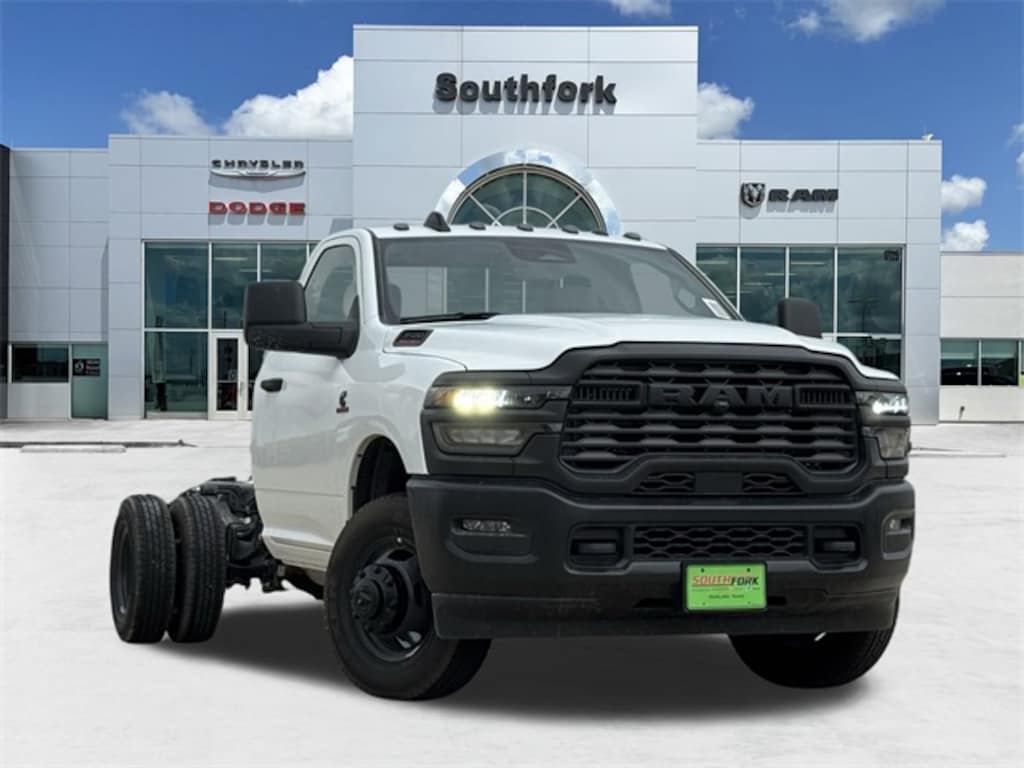 New 2025 Ram 3500 Chassis Cab 3500 TRADESMAN CHASSIS REGULAR CAB 4X2 84' CA Pickup