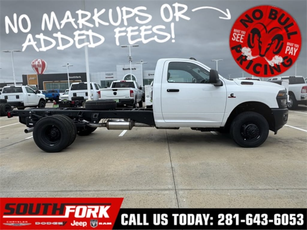 New 2025 Ram 3500 Chassis Cab 3500 TRADESMAN CHASSIS REGULAR CAB 4X4 84' CA Pickup