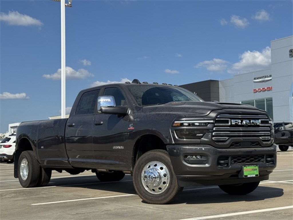 New 2026 Ram 3500 LARAMIE CREW CAB 4X4 8' BOX Pickup