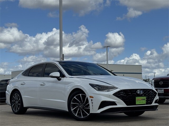 2022 Hyundai Sonata Limited photo 2
