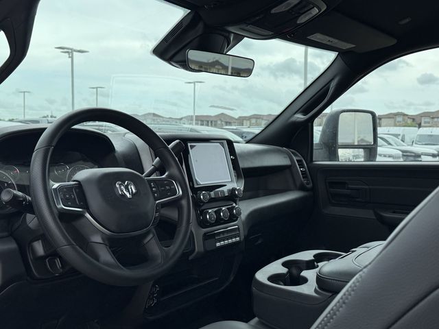 2025 RAM 3500 Chassis Tradesman - Photo 16