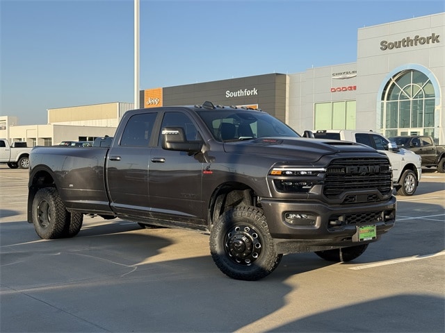 2025 RAM Ram 3500 Pickup Laramie's photo