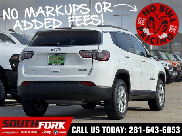 2025 Jeep Compass Latitude photo 3