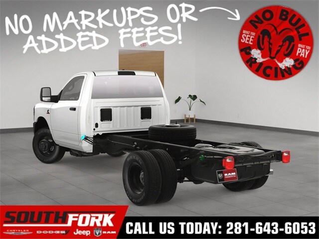 2025 Ram 3500 Tradesman photo 4