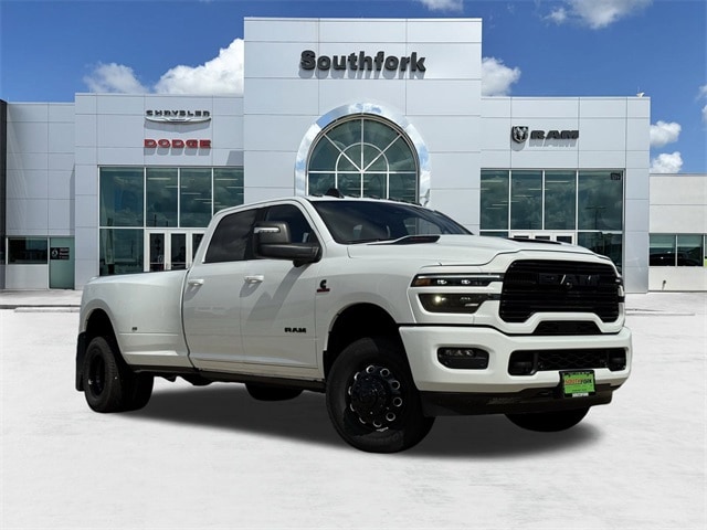 2025 RAM Ram 3500 Pickup Laramie's photo