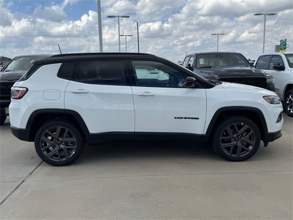 New 2026 Jeep Compass LIMITED ALTITUDE 4X4 Sport Utility