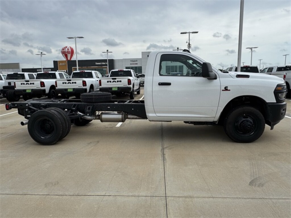 New 2025 Ram 3500 Chassis Cab 3500 TRADESMAN CHASSIS REGULAR CAB 4X2 84' CA Pickup