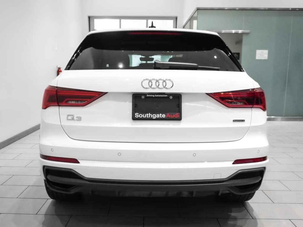 Used 2023 Audi  45 Technik SUV