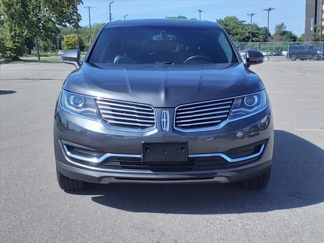 Used 2018 Lincoln MKX Base/Premiere with VIN 2LMPJ8JP6JBL36502 for sale in Southgate, MI