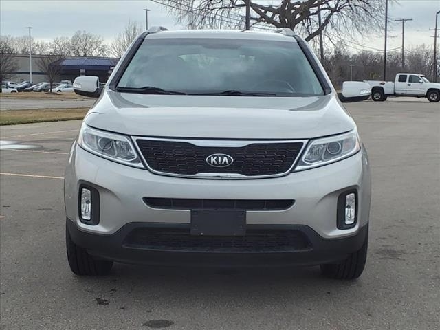 Used 2015 Kia Sorento LX with VIN 5XYKT3A67FG571511 for sale in Southgate, MI