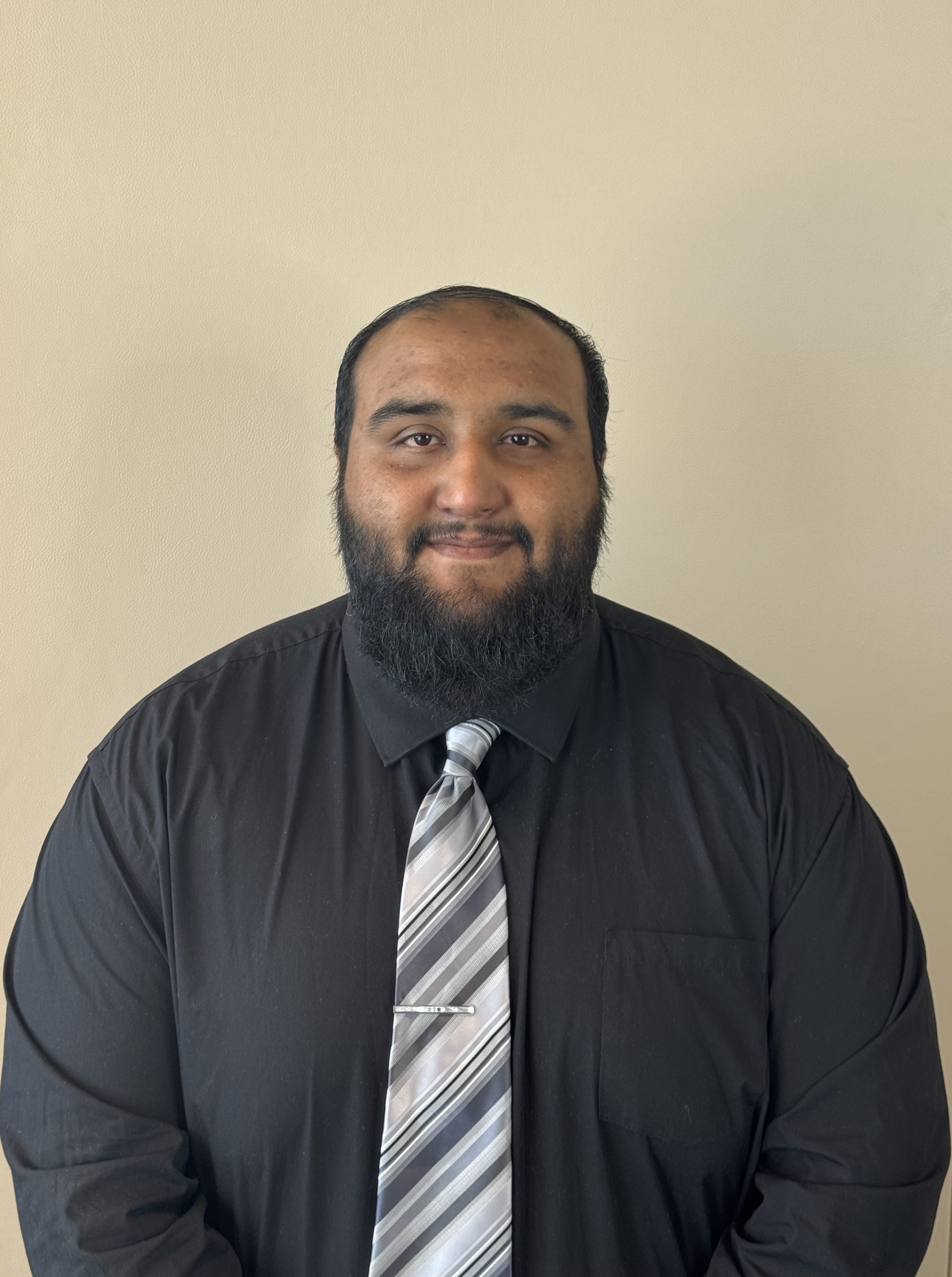 Staff member Monet from ID_17724f972b14