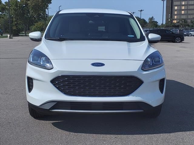 Used 2020 Ford Escape SE with VIN 1FMCU0G64LUC15093 for sale in Southgate, MI