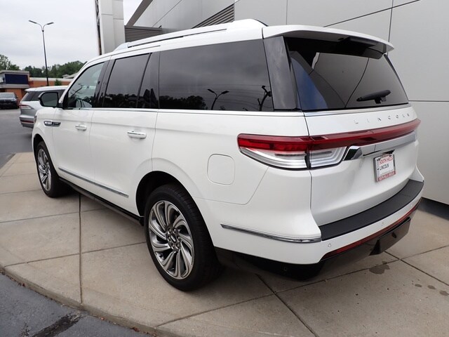 2024 Lincoln Navigator Premiere photo 3
