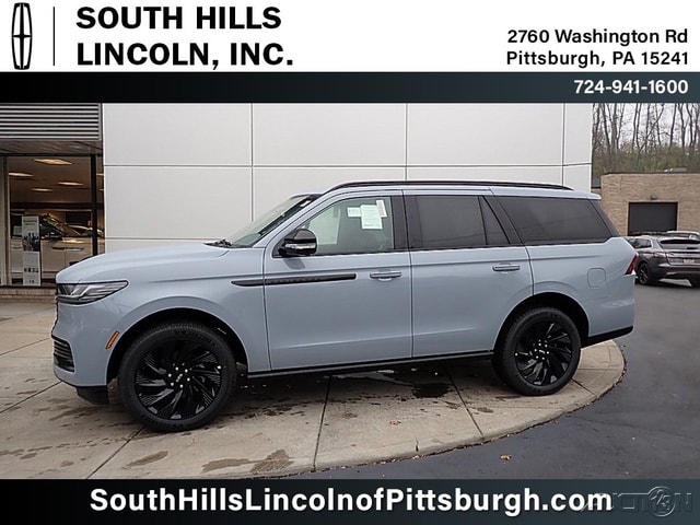 2025 Lincoln Navigator Reserve's photo