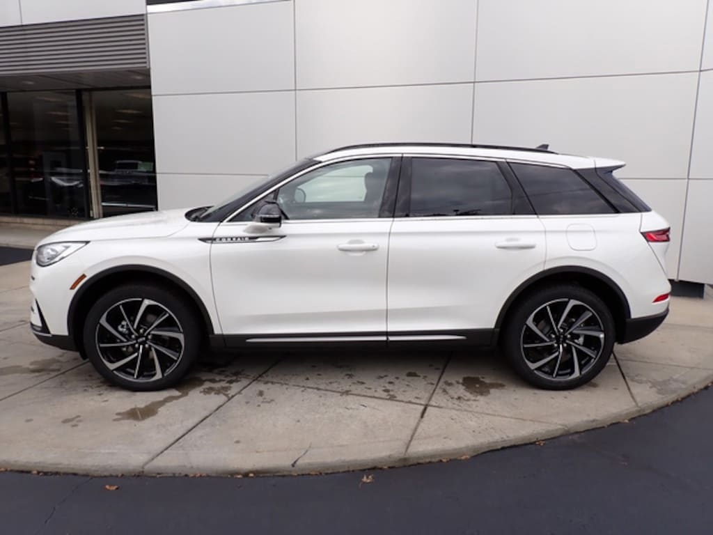 New 2025 Lincoln Corsair Reserve CROSSOVERS