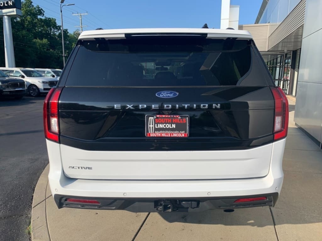 Used 2025 Ford Expedition Active SUV