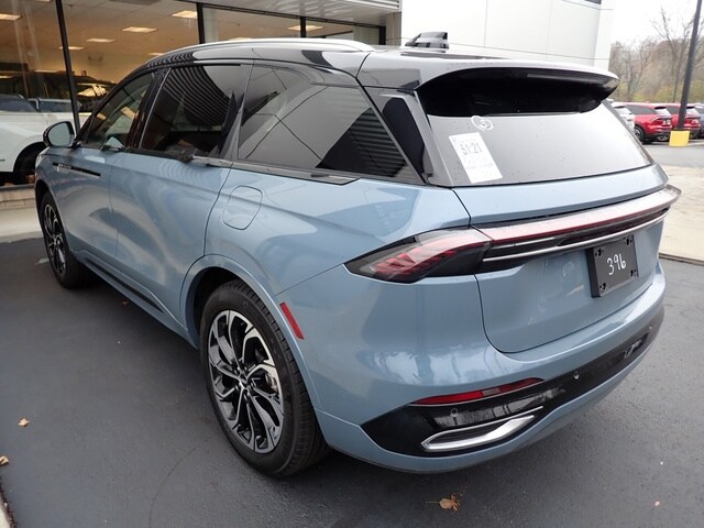 2025 Lincoln Nautilus Reserve photo 2