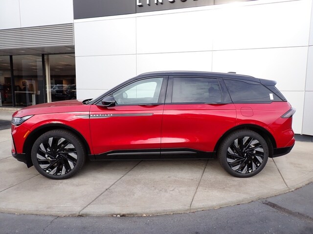 2025 Lincoln Nautilus Reserve photo 2