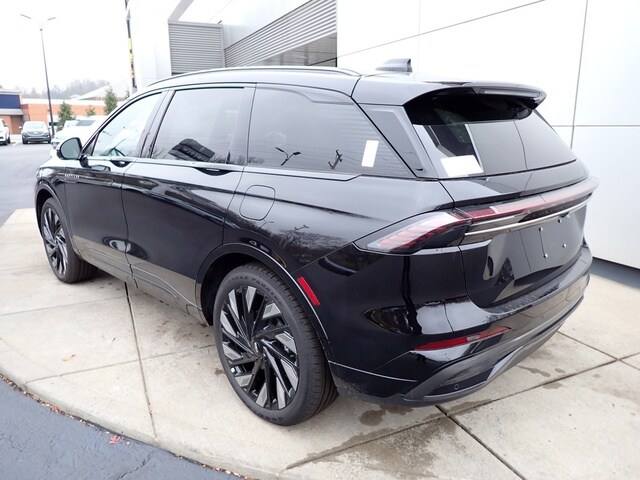 2026 Lincoln Nautilus Reserve photo 2