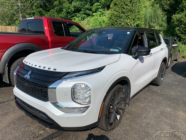 2023 Mitsubishi Outlander SEL Black Edition S-AWC's photo