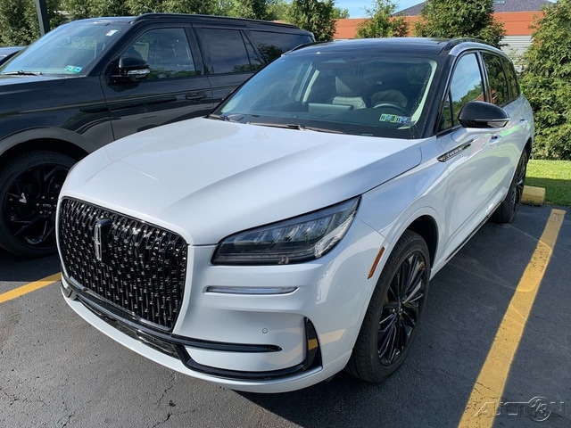 2025 Lincoln Corsair Premiere AWD's photo