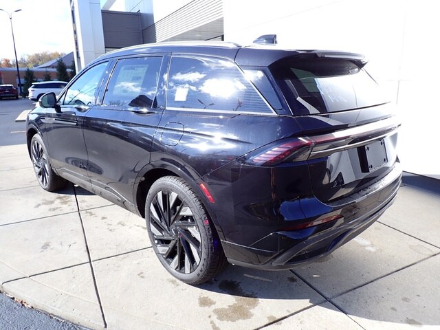 2026 Lincoln Nautilus Reserve photo 2