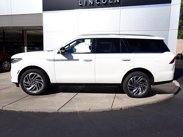 2025 Lincoln Navigator Reserve photo 2