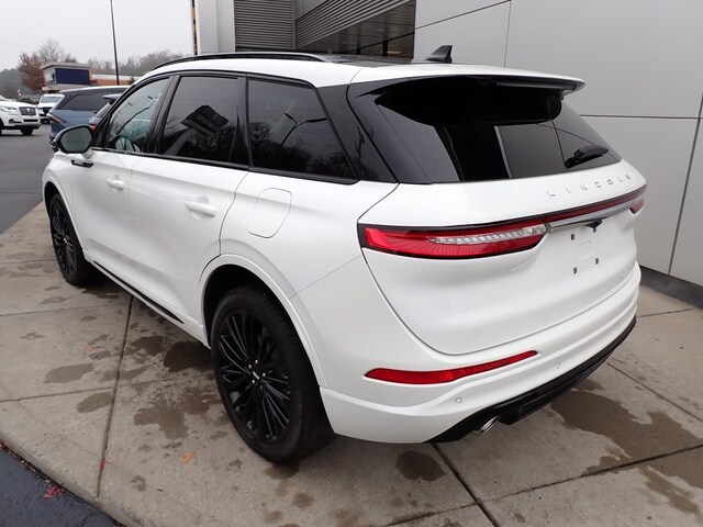 2025 Lincoln Corsair Premiere photo 3