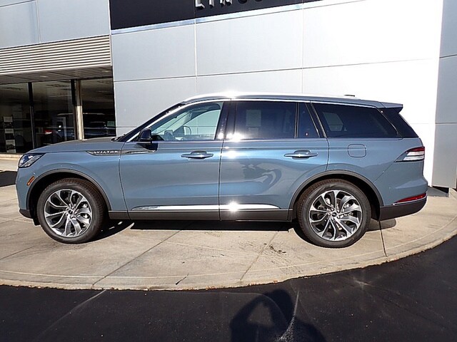 2025 Lincoln Aviator Reserve photo 2