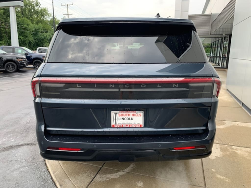 Certified 2025 Lincoln Navigator L Reserve SUV