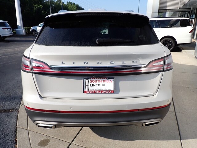 2023 Lincoln Nautilus Standard photo 3