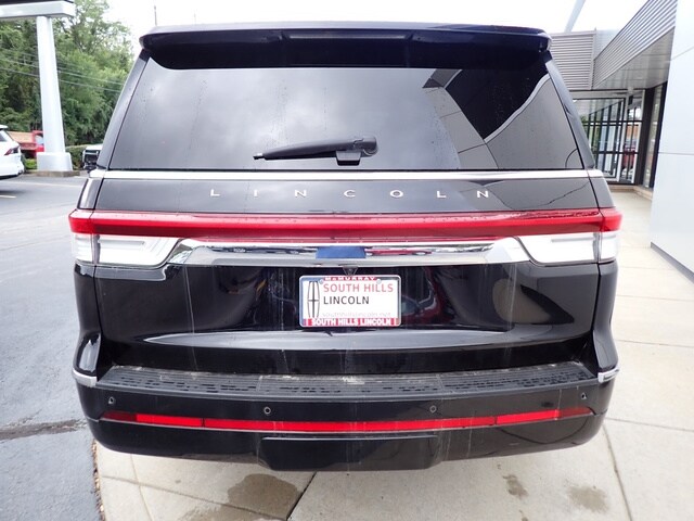 2023 Lincoln Navigator L Reserve photo 4