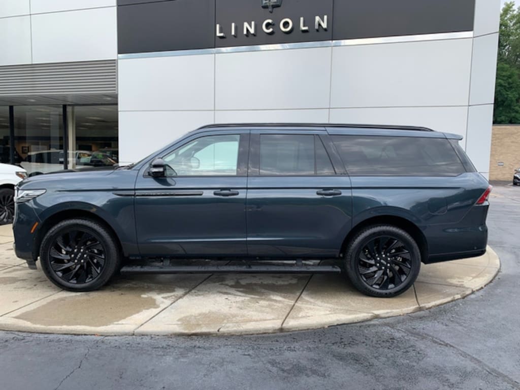Certified 2025 Lincoln Navigator L Reserve SUV