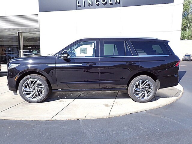 2025 Lincoln Navigator Reserve photo 2