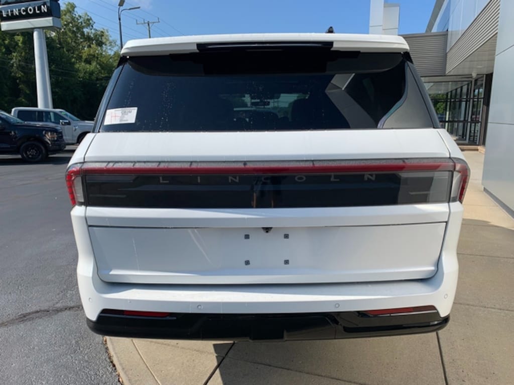 New 2027 Lincoln Navigator SUV